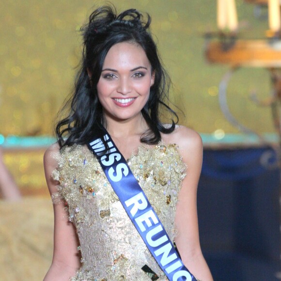 Valérie Bègue (Miss Réunion) lors du concours Miss France 2008 organisé à Dunkerque le 8 décembre 2007.