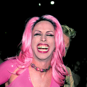 Alexis Arquette meurt à 47 ans. Ici Alexis Arquette assiste au spectacle ''Dralion" du Cirque Du Soleil à Santa Monica, Los Angeles, Californie, Etats-Unis, le 24 septembre 1999. © Globe Photos/ZUMA PRESS/Bestimage