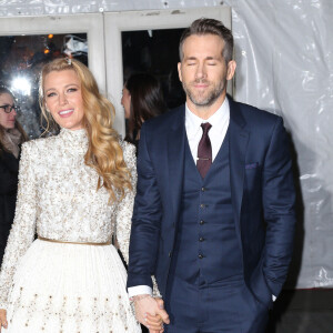 Blake Lively et son mari Ryan Reynolds au Gala de l'amfAR 2016 au Cipriani Wall Street à New York, le 10 février 2016.