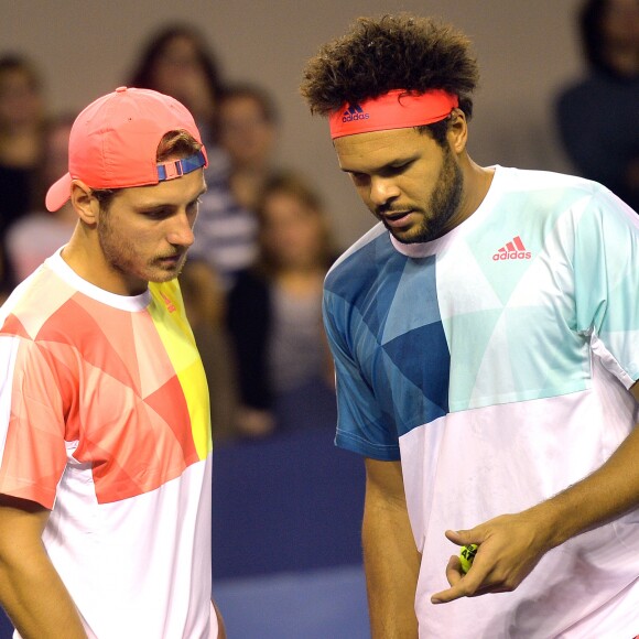 Jo-Wilfried Tsonga et Lucas Pouille lors du Bnp Paribas Masters à l'Accor Hotels Arena à Paris le 1er novembre 2016.