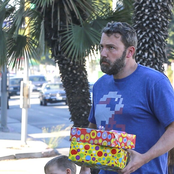Exclusif - Ben Affeck emmène ses enfants Seraphina et Samuel à une fête d'anniversaire privée à Los Angeles, le 5 novembre 2016