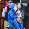 Ben Affleck avec son fils Samuel à Santa Monica, le 31 octobre 2016.
