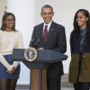 Le président Barack Obama et ses filles Sasha et Malia à la Maison Blanche. Washington, novembre 2015.