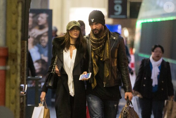 Exclusif - Nabilla Benattia et son compagnon Thomas Vergara arrivent de Genève en TGV à la Gare de Lyon et se rendent à l'hôtel Molitor pour rencontrer Capucine Anav, plus tard en fin de journée, le couple retourne à la Gare de Lyon pour reprendre un TGV Lyria afin de rejoindre leur famille à Genève avant leur grand déménagement à Londres. Paris le 26 octobre 2016.