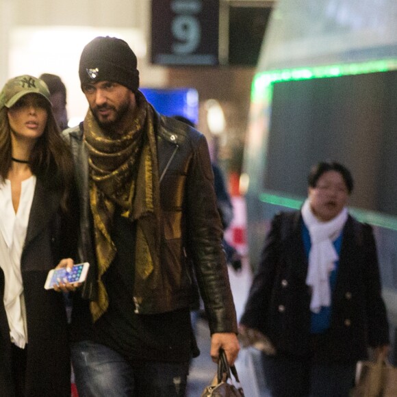 Exclusif - Nabilla Benattia et son compagnon Thomas Vergara arrivent de Genève en TGV à la Gare de Lyon et se rendent à l'hôtel Molitor pour rencontrer Capucine Anav, plus tard en fin de journée, le couple retourne à la Gare de Lyon pour reprendre un TGV Lyria afin de rejoindre leur famille à Genève avant leur grand déménagement à Londres. Paris le 26 octobre 2016.