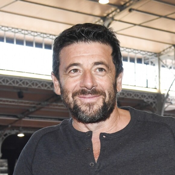 Patrick Bruel lance l'ouverture du tournoi - Winamax Poker Tour, le plus grand tournoi de poker gratuit d'Europe à la Grande Halle de la Villette à Paris le 5 novembre 2016. La sixième édition du plus grand championnat de poker de France débute à Paris le week-end du 5/6 novembre : 2 000 joueurs seront réunis sous le toit de la Grande Halle de la Villette pour le coup d'envoi du Winamax Poker Tour, édition 2016/2017 ! © Pierre Perusseau/Bestimage05/11/2016 - Paris