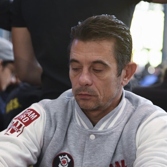 Kool Shen de son vrai nom Bruno Lopes - Winamax Poker Tour, le plus grand tournoi de poker gratuit d'Europe à la Grande Halle de la Villette à Paris le 5 novembre 2016. La sixième édition du plus grand championnat de poker de France débute à Paris le week-end du 5/6 novembre : 2 000 joueurs seront réunis sous le toit de la Grande Halle de la Villette pour le coup d'envoi du Winamax Poker Tour, édition 2016/2017 ! © Pierre Perusseau/Bestimage05/11/2016 - Paris