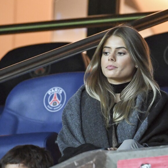 Carol Cabrino, la femme de Marquinhos, assiste à la clôture de la 12ème journée de Ligue 1 qui opposait le Paris Saint Germain au Stade Rennais (victoire 4-0 du PSG), à Paris au Parc des Princes le 6 novembre 2016.