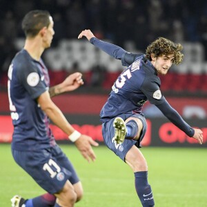 Adrien Rabiot marque un but lors du match opposant le Paris Saint Germain au Stade Rennais (victoire 4-0 du PSG), à Paris au Parc des Princes le 6 novembre 2016.