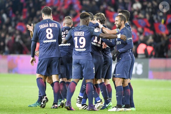 La joie après le but d'Adrien Rabiot lors du match opposant le Paris Saint Germain au Stade Rennais (victoire 4-0 du PSG), à Paris au Parc des Princes le 6 novembre 2016.