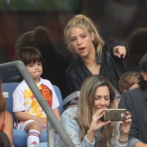 Shakira (compagne Gerard Piqué), ses fils Sasha et Milan lors des 8ème de finale de l'UEFA Euro 2016 Italie-Espagne au Stade de France à Saint-Denis, France, le 27 juin 2016.