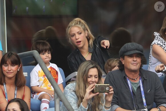 Shakira (compagne Gerard Piqué), ses fils Sasha et Milan lors des 8ème de finale de l'UEFA Euro 2016 Italie-Espagne au Stade de France à Saint-Denis, France, le 27 juin 2016.