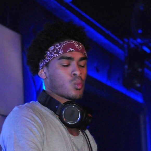 Trey Smith "Dj Ace" (fils aîné de Will Smith ) mixe au Studio Paris nightclub à Chicago, le 30 juillet 2014 à quelques jours du début du Lollapalooza music festival 2014.