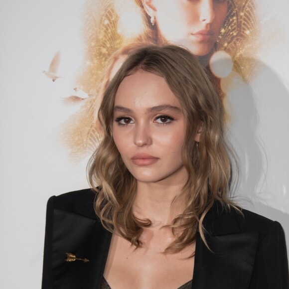 Lily-Rose Depp lors de la première de Planétarium au Grand Rex à Paris, le 8 novembre 2016.