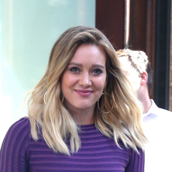 Hilary Duff à la sortie d'un immeuble à New York, le 26 septembre 2016  Actress Hilary Duff is seen stepping out in New York City, New York on September 26, 2016. Missing from the outing was Hilary's new boyfriend Jason Walsh26/09/2016 - New York