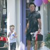 Exclusif - Mike Comrie ( Mari d' Hilary Duff's ) se promène avec leur fils Luca à Los Angeles Le 28 Août 2015  Please Hide Children's Face Prior To The Publication Exclusif - Mike Comrie ( Mari d' Hilary Duff's ) se promène avec leur fils Luca à Los Angeles Le 28 Août 2015  Exclusive... 51835096 Hilary Duff's estranged husband Mike Comrie is spotted out and about in Studio City, California with their son Luca on August 28, 2015. Hilary recently opened up to the Daily Telegraph about her relationship with former husband Mike Comrie, "We talk every day and spend time with each other."28/08/2015 - Los Angeles
