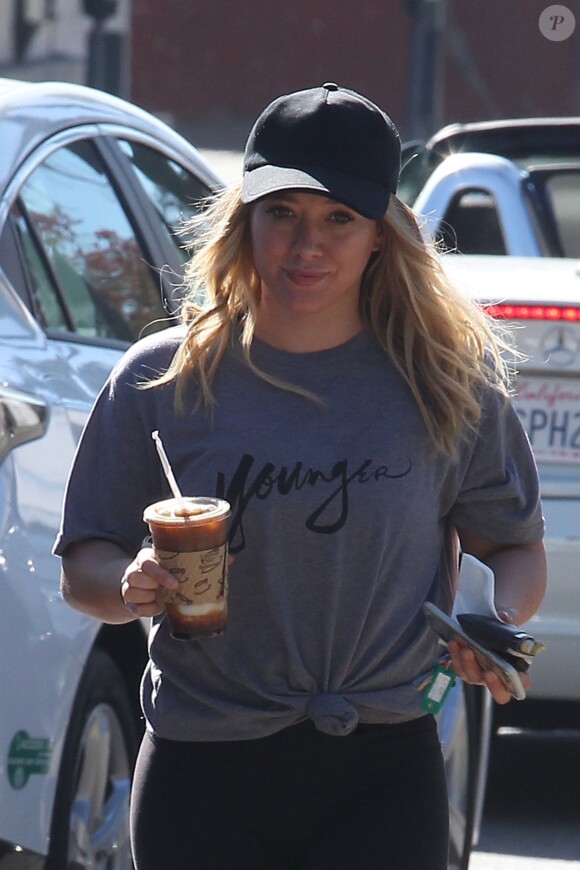 Hilary Duff dans les rues de Los Angeles, le 8 novembre 2016