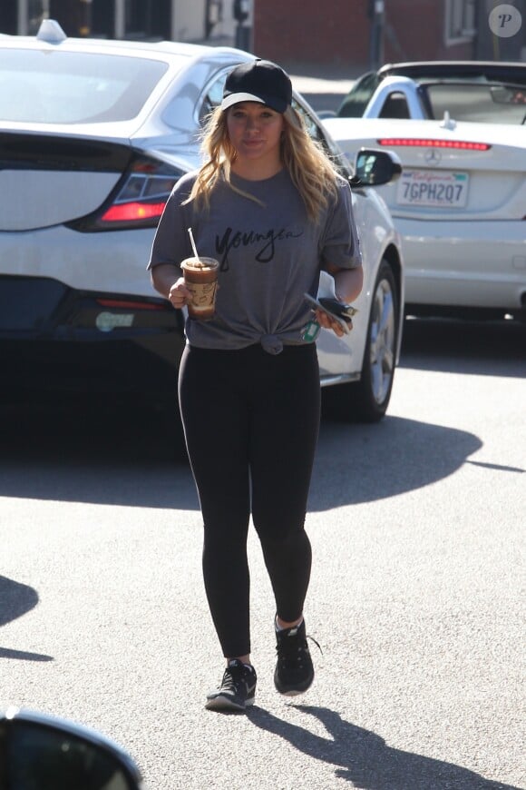 Hilary Duff dans les rues de Los Angeles, le 8 novembre 2016