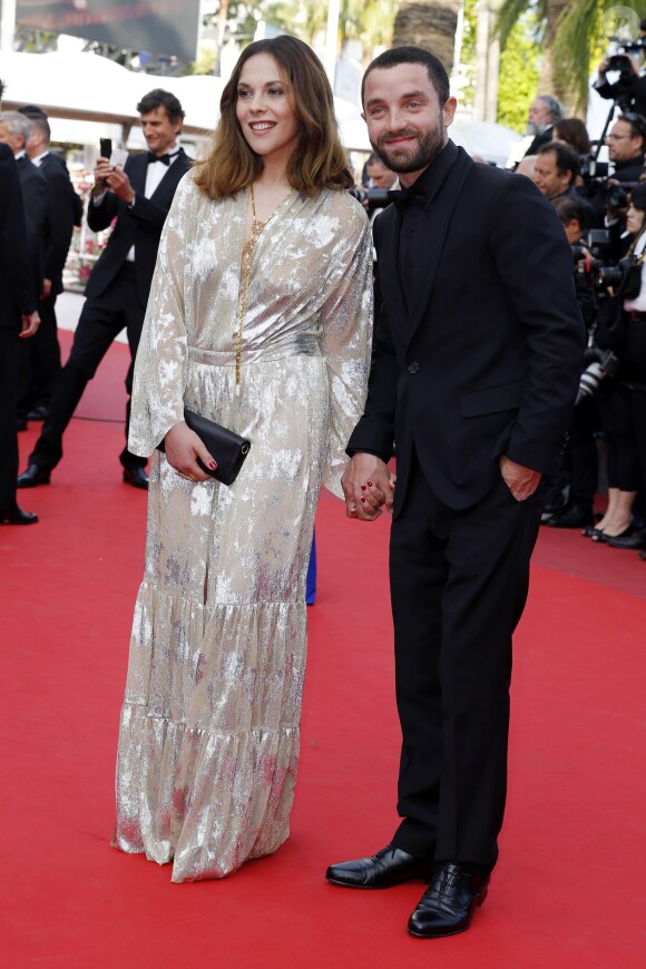 Alysson Paradis et son compagnon Guillaume Gouix - Montée des marches du film "Loving" lors du 69e Festival International du Film de Cannes. Le 16 mai 2016. © Borde-Jacovides-Moreau/Bestimage