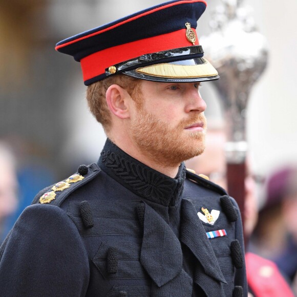 Le prince Harry se joignait à son grand-père le duc d'Edimbourg lors de la cérémonie commémorative du "Field of Remembrance" à l'abbaye de Westminster à Londres, le 10 novembre 2016, en présence de vétérans de guerre.