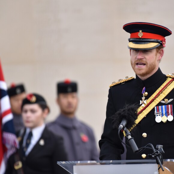 Le prince Harry préside la commémoration de l'Armistice au National memorial Arboretum à Stafford, Royaume Uni, le 11 novembre 2016.