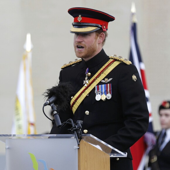 Le prince Harry préside la commémoration de l'Armistice au National memorial Arboretum à Stafford, Royaume Uni, le 11 novembre 2016.