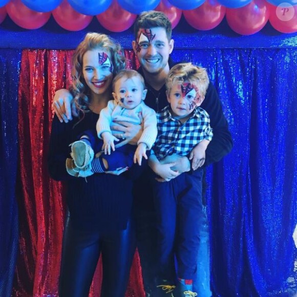 Photo de Michael Bublé, Luisana Lopilato et leurs deux garçons. Octobre 2016.
