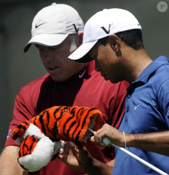 Tiger Woods et Steve Williams à Charlotte, en Caroline du Nord, le 30 avril 2010