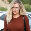 Khloé Kardashian arrive à une fête à Beverly Hills le 12 novembre 2016
