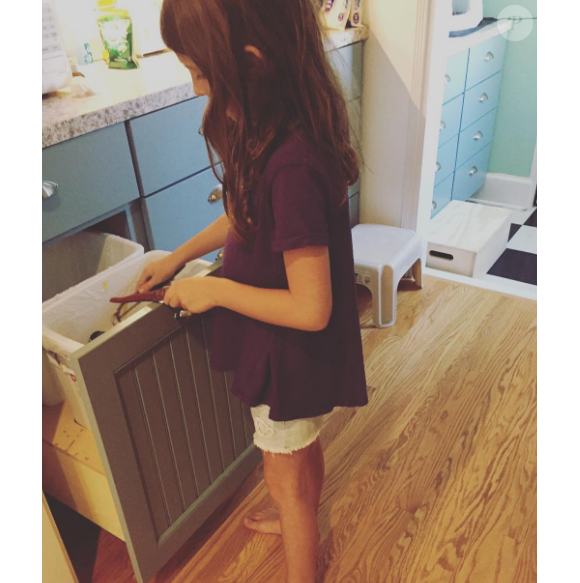 Angela Kinsey a publié une photo de sa fille sur sa page Instagram en septembre 2016
