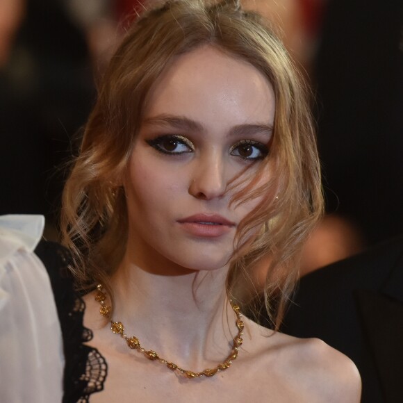 Lily-Rose Depp - Montée des marches du film "I, Daniel Blake" lors du 69e Festival International du Film de Cannes. Le 13 mai 2016. © Giancarlo Gorassini/Bestimage