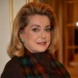 Catherine Deneuve (Présidente du jury) - Déjeuner des membres du jury des Globes de Cristal 2017 au Plaza Athénée à Paris le 15 novembre 2016. © Veeren/Bestimage