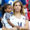 Isabelle Malice (la compagne de Blaise Matuidi) et sa fille Naëlle lors du match de l'Euro 2016 Allemagne-France au stade Vélodrome à Marseille, France, le 7 juillet 2016.