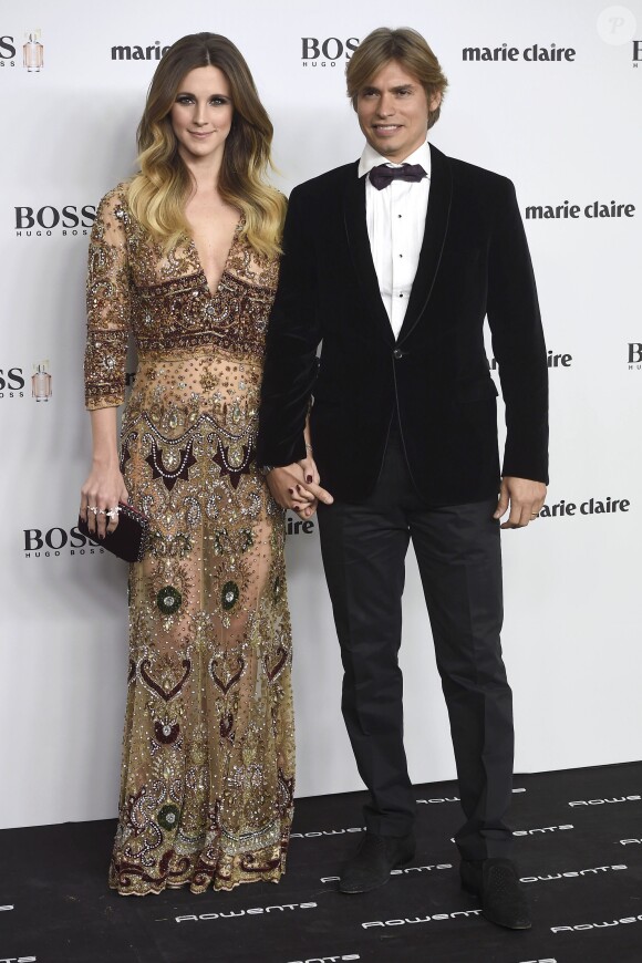 Carlos Baute et sa femme Astrid Klisans - Prix de la Moda Marie Claire 2016 au Florida Park. Madrid, le 16 novembre 2016.