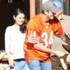 Ashton Kutcher, sa femme Mila Kunis très enceinte et sa fille Wyatt sont allés prendre le petit déjeuner en famille à Beverly Hills, le 13 novembre 2016