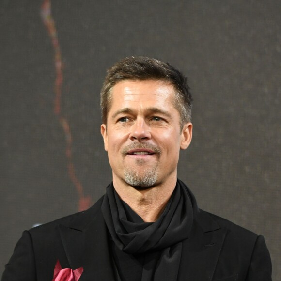 Brad Pitt à la première de ‘Alliés' (Allied) à Shanghai en Chine, le 15 novembre 2016 © TPG via Zuma/Bestimage