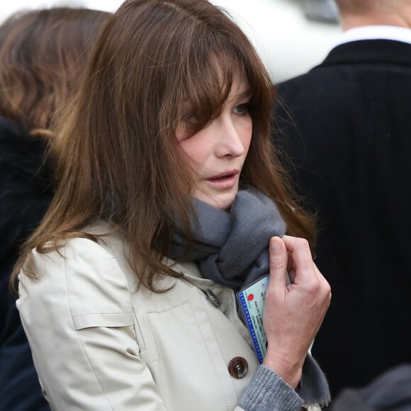 Carla Bruni - Nicolas Sarkozy et sa femme Carla Bruni votent pour les primaires de la droite et du centre à Paris dans le 16e arrondissement le 20 novembre 2016. © Cyril Moreau / Bestimage