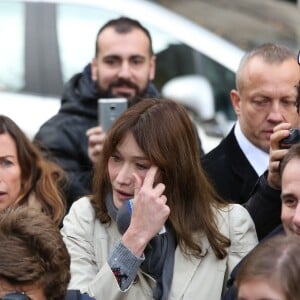 Carla Bruni - Nicolas Sarkozy et sa femme Carla Bruni votent pour les primaires de la droite et du centre à Paris dans le 16e arrondissement le 20 novembre 2016. © Cyril Moreau / Bestimage