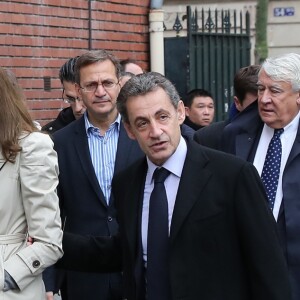 Nicolas Sarkozy et sa femme Carla Bruni votent pour les primaires de la droite et du centre à Paris dans le 16e arrondissement le 20 novembre 2016. © Cyril Moreau / Bestimage