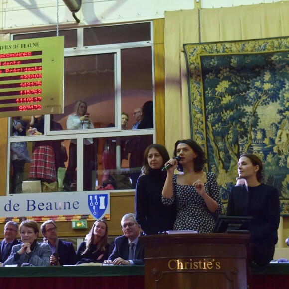 Valérie Bonneton, Kathia Buniatishvili et Virginie Ledoyen - 156ème vente aux enchères des vins des Hospices de Beaune à Beaune le 20 novembre 2016 © Giancarlo Gorassini