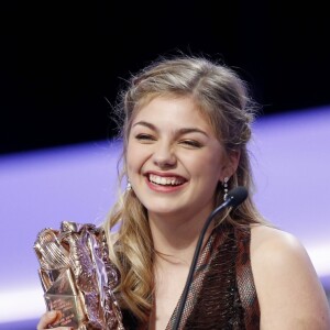 Louane Emera (césar du meilleur espoir féminin pour le film "La Famille Bélier") - 40ème cérémonie des César au théâtre du Châtelet à Paris, le 20 février 2015.