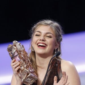 Louane Emera (césar du meilleur espoir féminin pour le film "La Famille Bélier") - 40ème cérémonie des César au théâtre du Châtelet à Paris, le 20 février 2015.