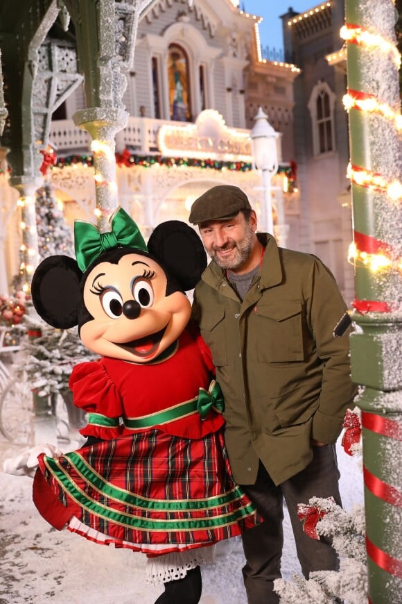 Gilles Lellouche célébrant le lancement de la saison de Noël à Disneyland Paris à Marne-la-Vallée le 20 novembre 2016