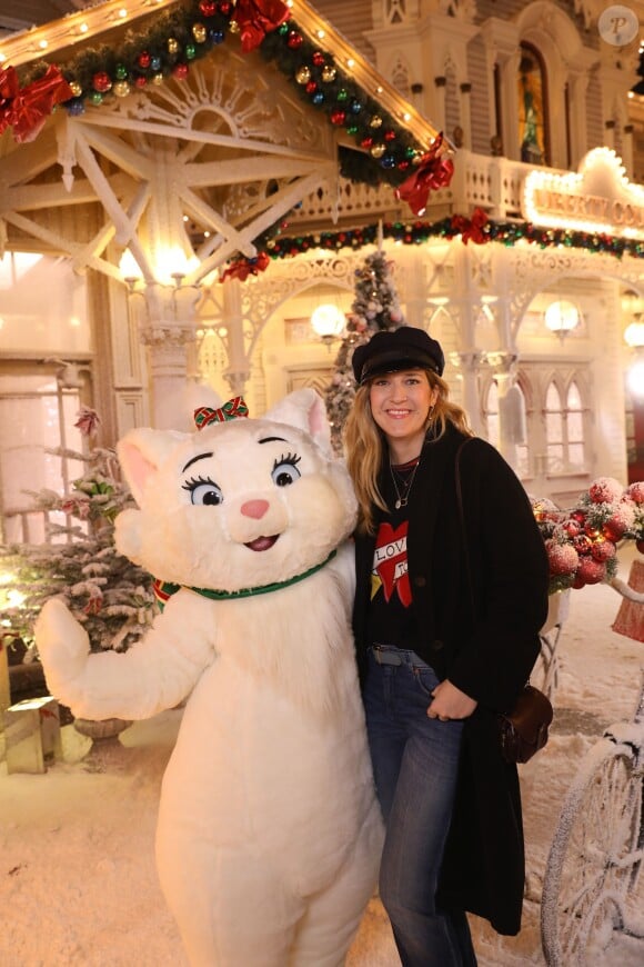 Daphné Bürki célébrant le lancement de la saison de Noël à Disneyland Paris à Marne-la-Vallée le 20 novembre 2016