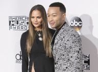 Chrissy Teigen nue sous sa robe : Son mari John Legend blâme les photographes