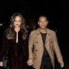 John Legend et sa femme Chrissy Teigen arrivent à leur hôtel à Londres, le 23 octobre 2016.