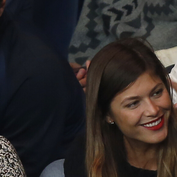 Nikola Karabatic et sa compagne Géraldine Pillet - People au match de football PSG-Bordeaux au Parc des Princes à Paris le 11 septembre 2015.