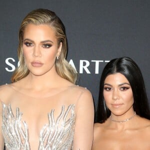 Khloe Kardashian et sa soeur Kourtney Kardashian - Gala 2016 "Angel Ball hosted by Gabrielle's Angel Foundation for Cancer Research", qui honore, entre autres, Robert Kardashian, à Cipriani Wall Street à New York, le 21 novembre 2016.