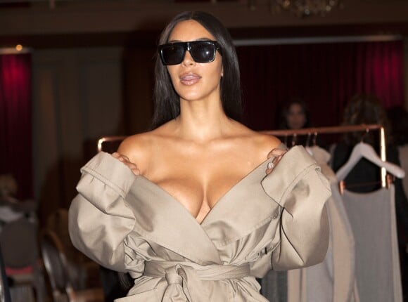 Kim Kardashian - Célébrités au défilé de mode Siran, collection prêt-à-porter Automne-Hiver 2016 lors de la Fashion Week de Paris le 2 octobre 2016