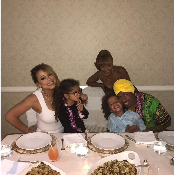 Mariah Carey fête Thanksgiving avec son ex-mari Nick Cannon et leurs jumeaux Monroe et Moroccan - Photo Instagram publiée le 24 novembre 2016.